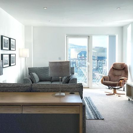 Elegant And Bright Seaside Apt In Swansea Marina Zewnętrze zdjęcie