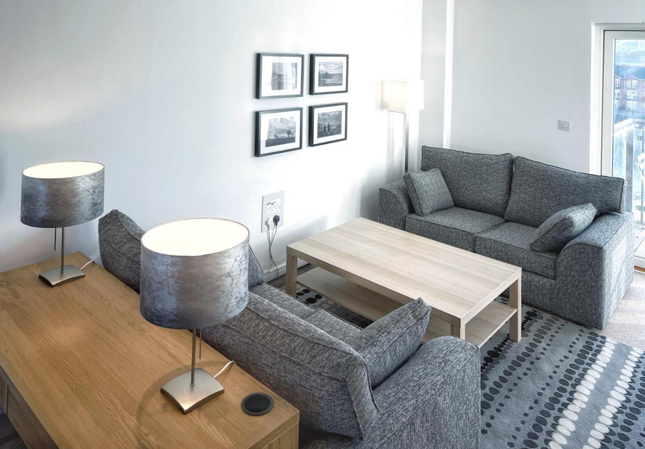 Elegant And Bright Seaside Apt In Swansea Marina Zewnętrze zdjęcie