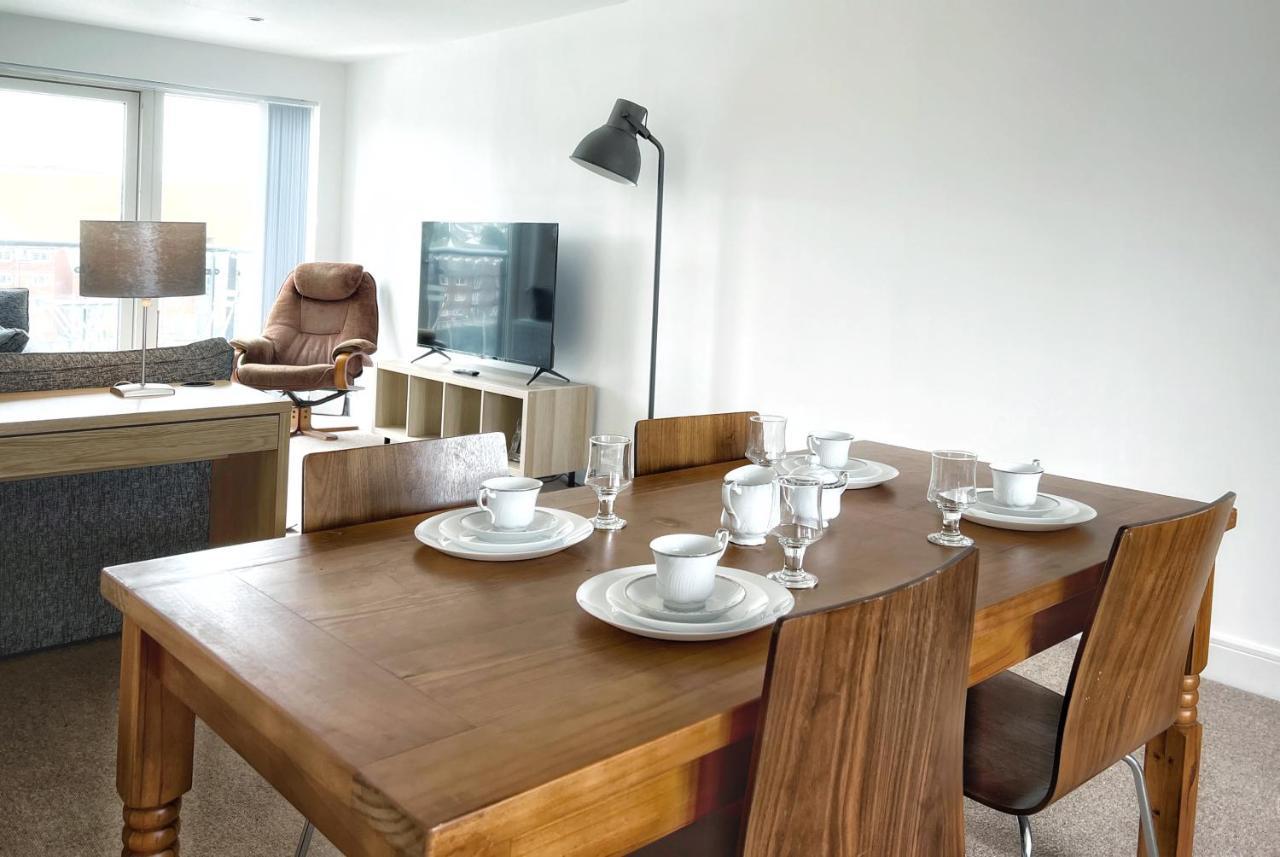Elegant And Bright Seaside Apt In Swansea Marina Zewnętrze zdjęcie