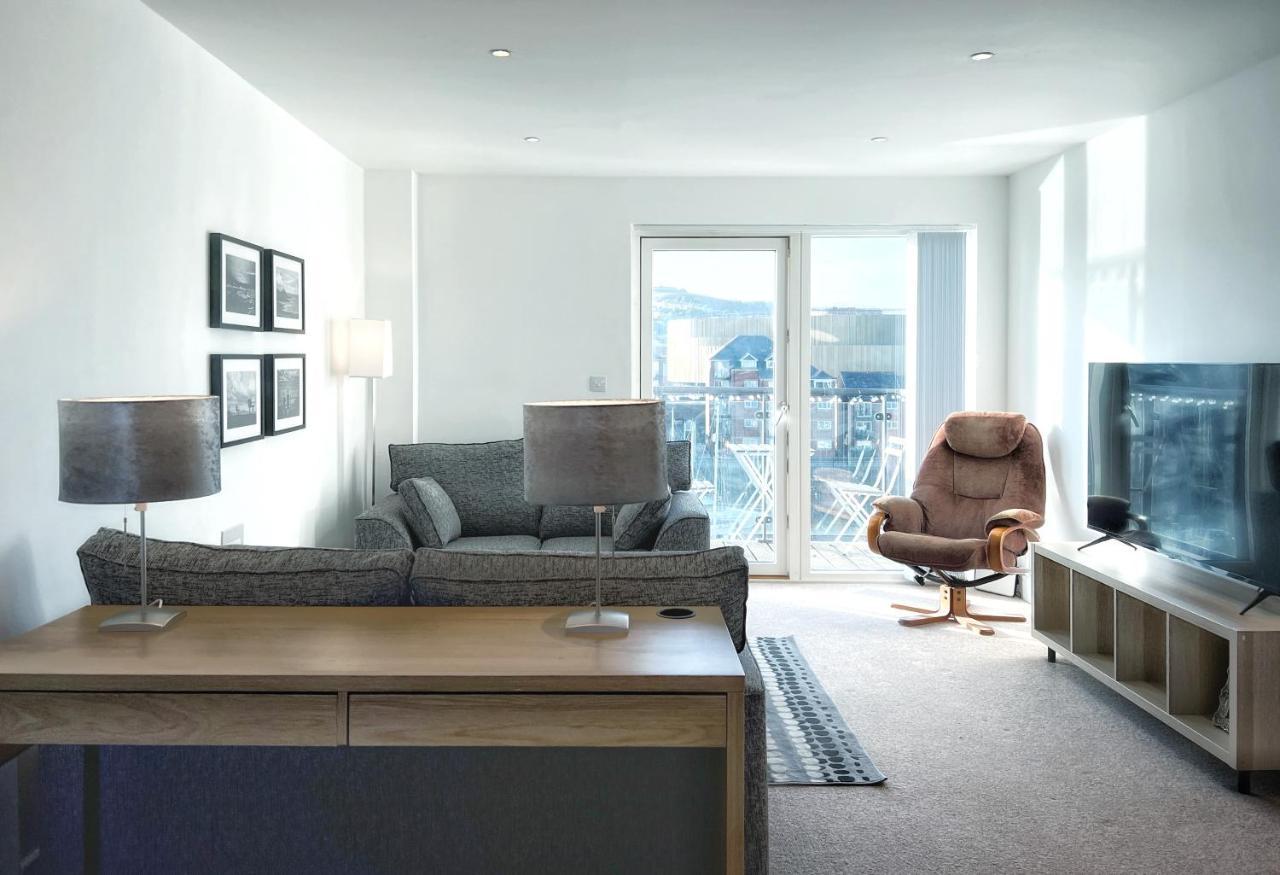 Elegant And Bright Seaside Apt In Swansea Marina Zewnętrze zdjęcie