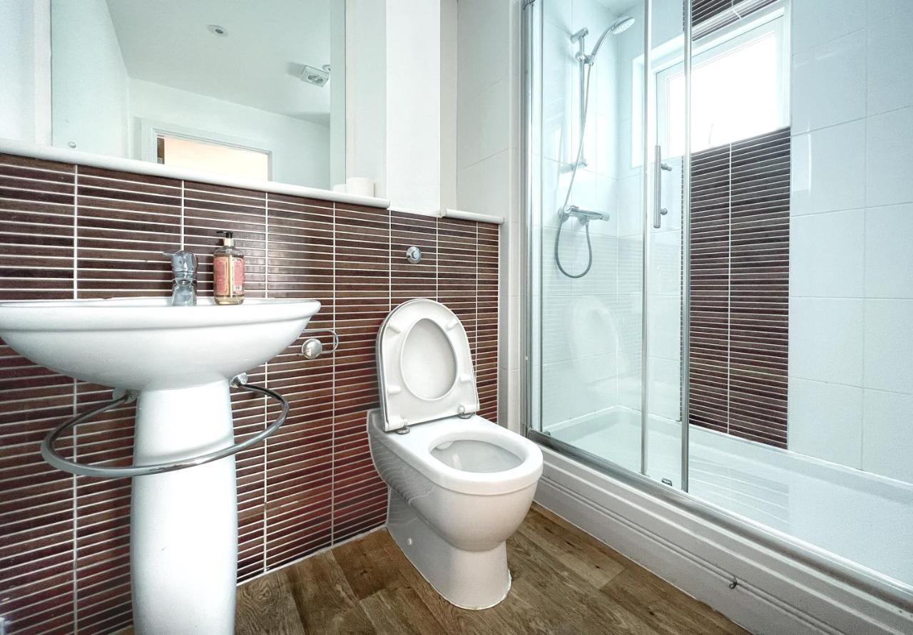 Elegant And Bright Seaside Apt In Swansea Marina Zewnętrze zdjęcie