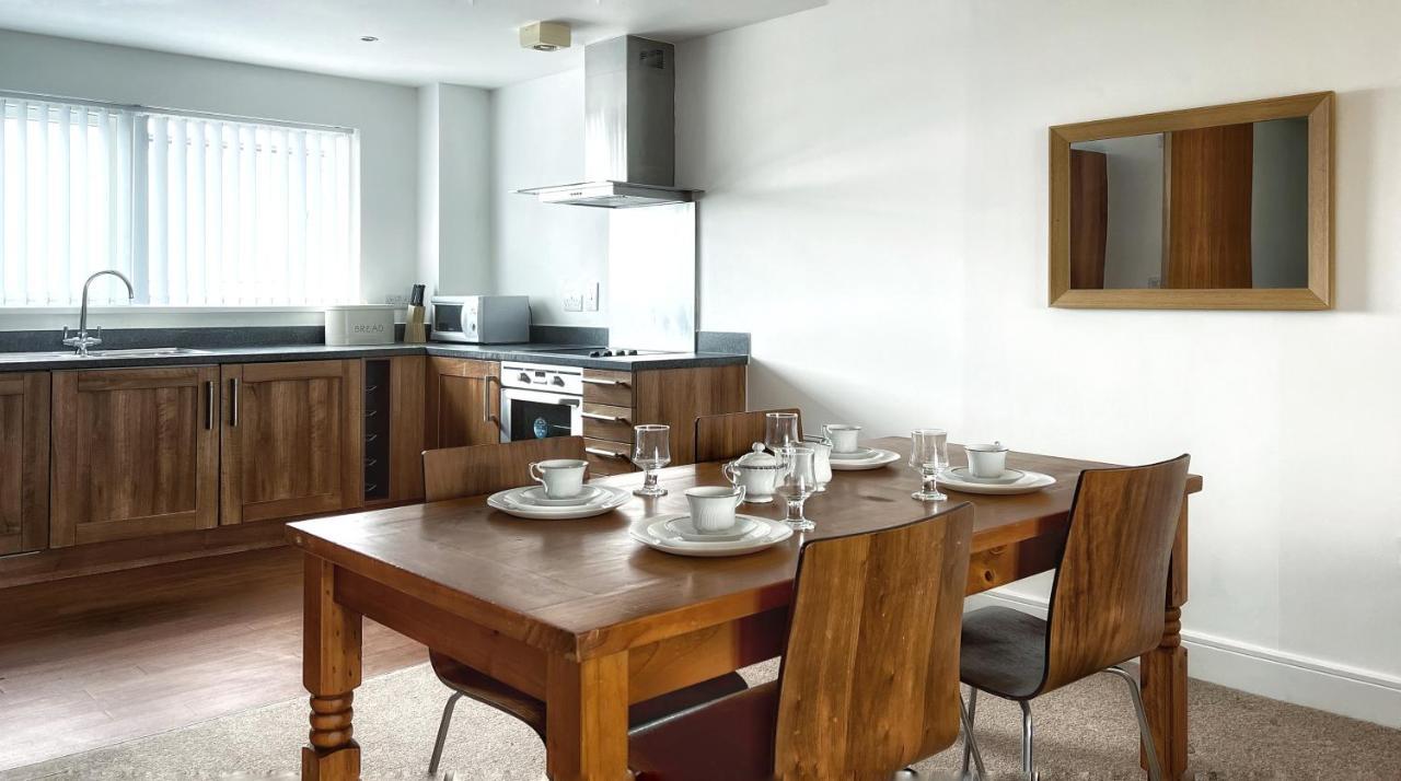 Elegant And Bright Seaside Apt In Swansea Marina Zewnętrze zdjęcie