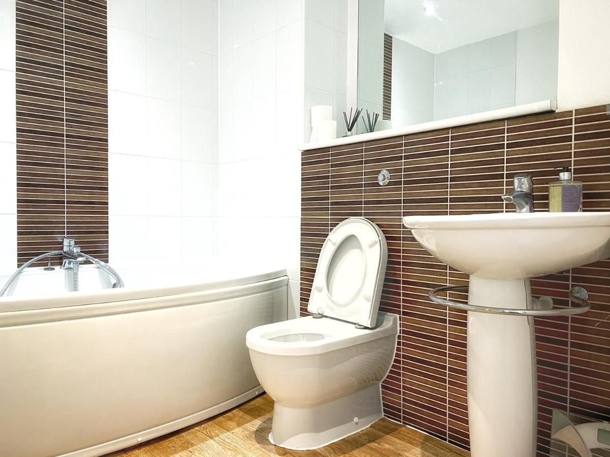 Elegant And Bright Seaside Apt In Swansea Marina Zewnętrze zdjęcie