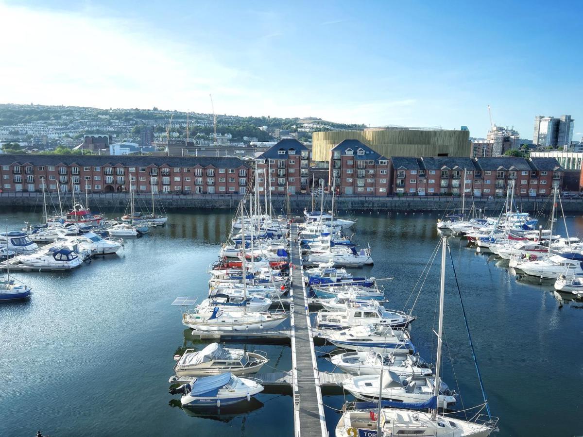 Elegant And Bright Seaside Apt In Swansea Marina Zewnętrze zdjęcie