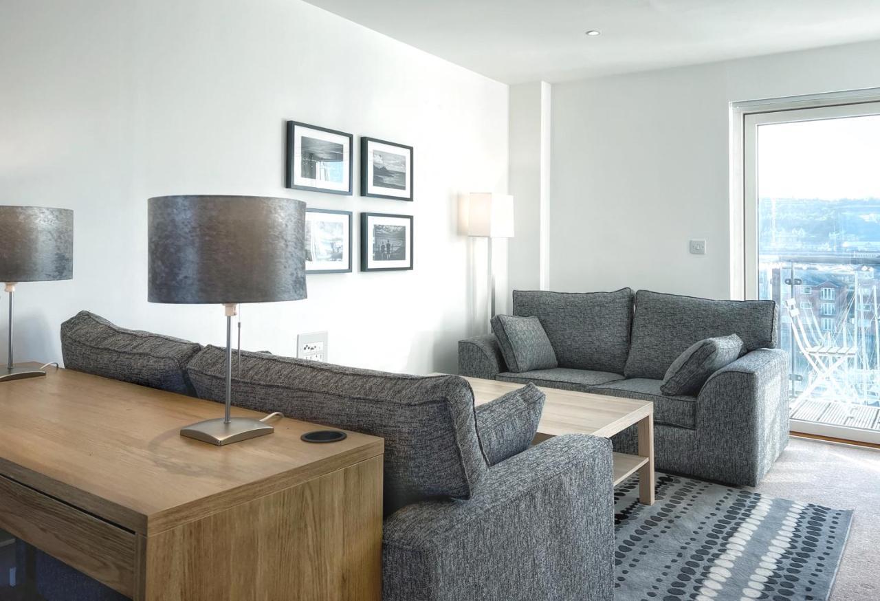 Elegant And Bright Seaside Apt In Swansea Marina Zewnętrze zdjęcie
